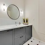 Capri - Cozy & Comfortable Near By Lion * סופוט