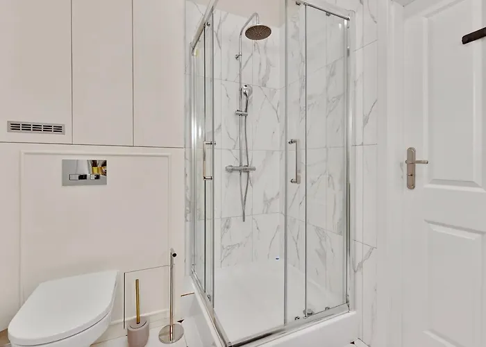 Апартаменти Capri - Cozy & Comfortable Near By Lion